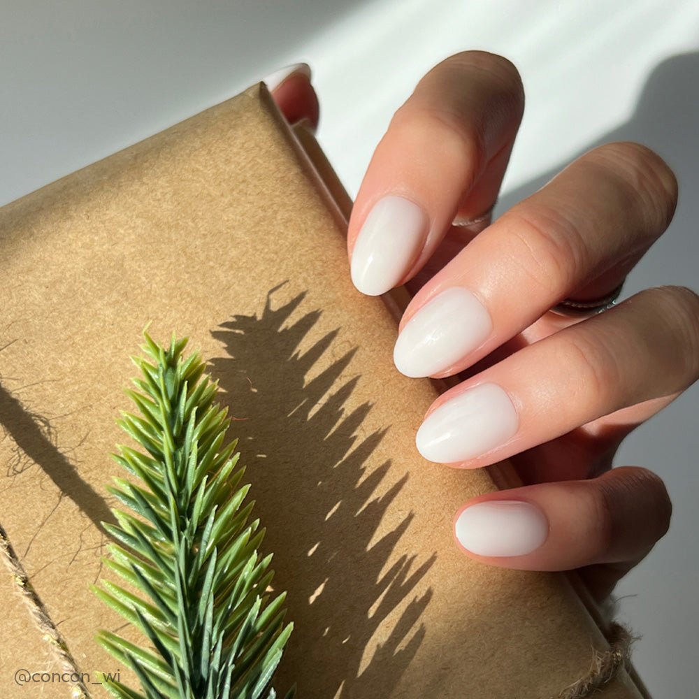 White Swan Press-On Nails \| Short Oval Solid Holiday Nails